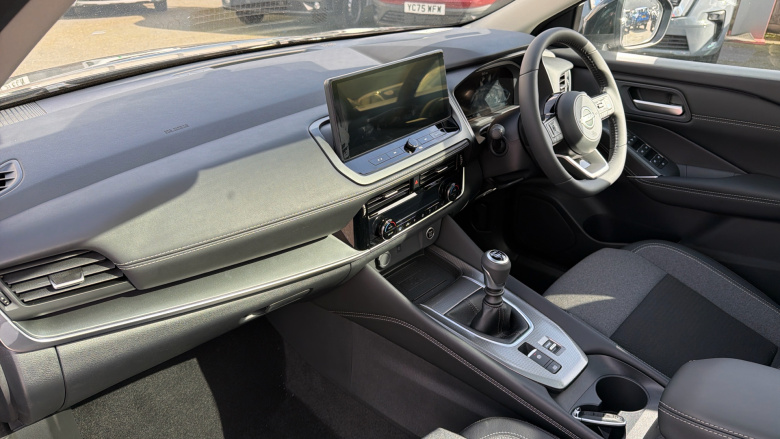 Nissan Qashqai 1.3 DiG-T MH N-Connecta 5dr Petrol Hatchback